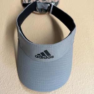 Adidas black and grey golf visor for men or women